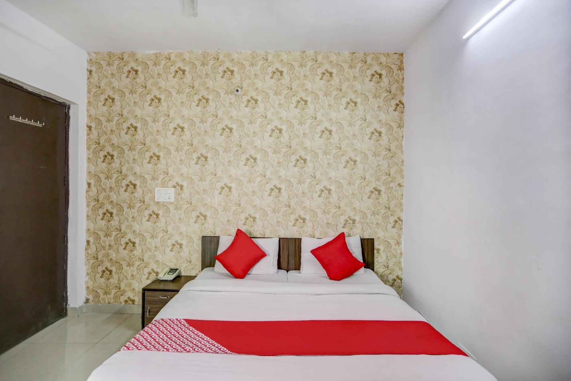Hotel O Blissbourn New Delhi Exterior foto